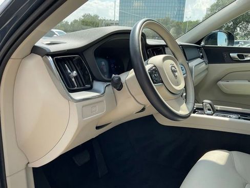Certified 2025 Volvo XC60 B5 Core AWD/4WD image 19