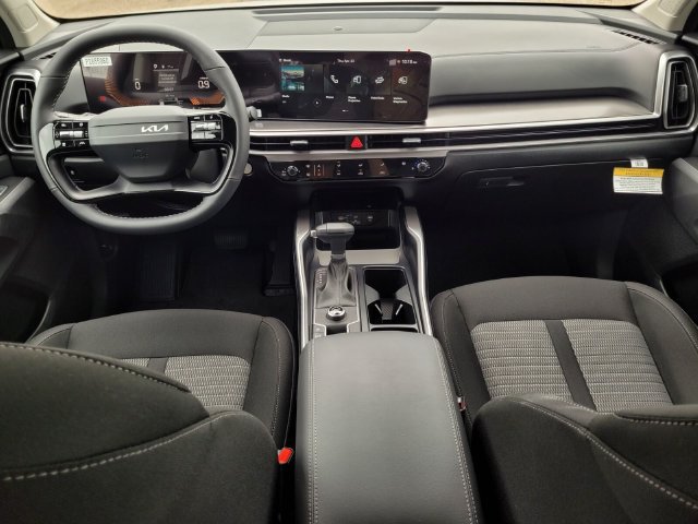 New 2026 Kia Sorento LX FWD image 13