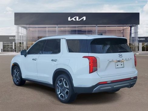 Used 2024 Hyundai Palisade SEL w/ Premium Package FWD image 4