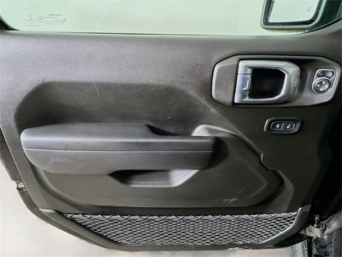 Used 2022 Jeep Gladiator Willys image 31