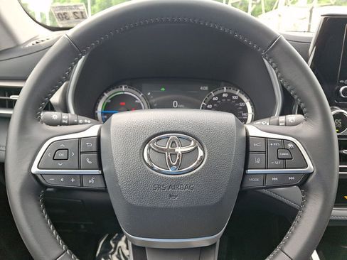 Certified 2026 Toyota Highlander XLE AWD/4WD image 17