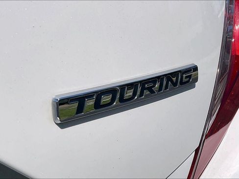 Used 2019 Honda Civic Touring image 8