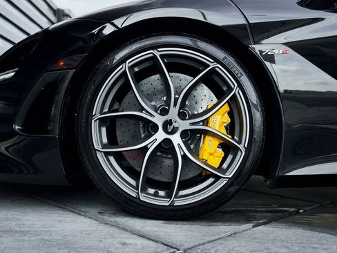 Used 2021 McLaren 720S image 3