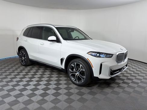Used 2026 BMW X5 sDrive40i w/ Parking Assistance Package RWD image 7