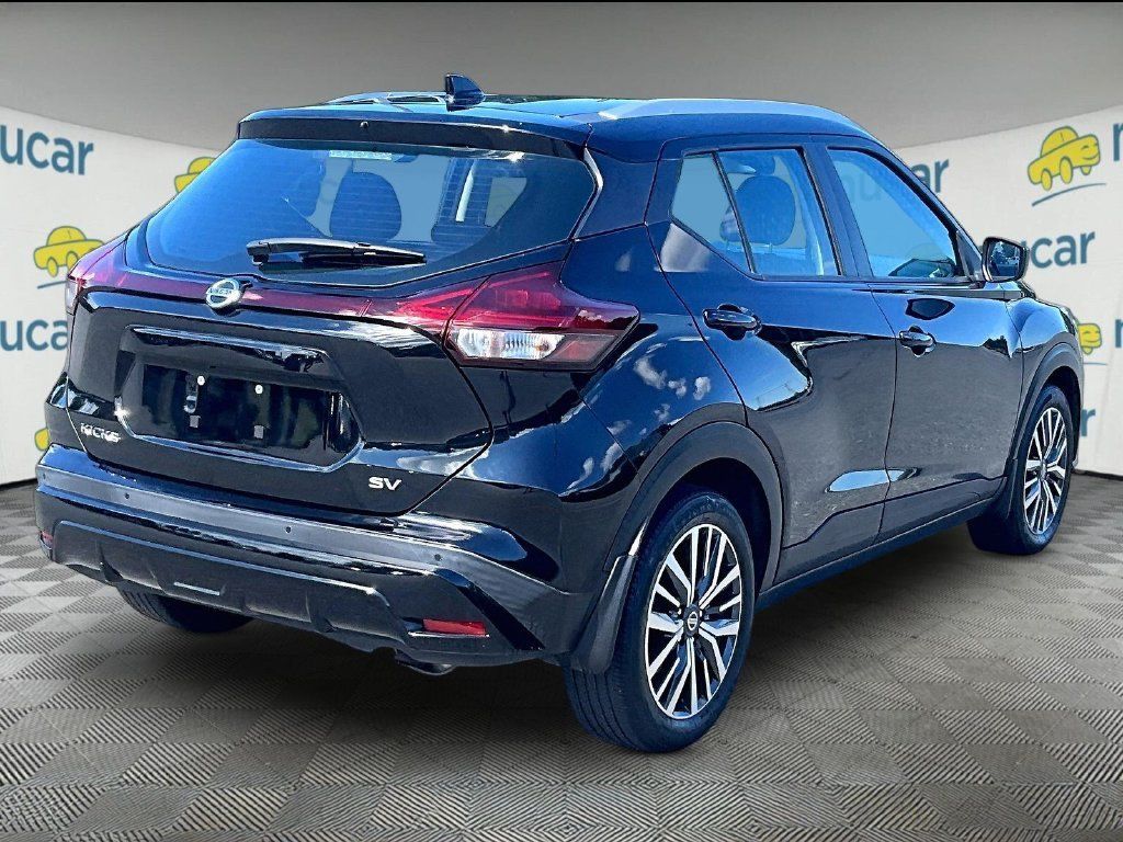 Used 2021 Nissan Kicks SV FWD image 6