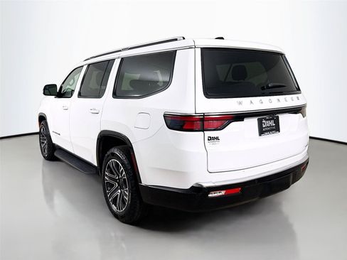 Used 2024 Jeep Wagoneer Series II AWD/4WD image 10