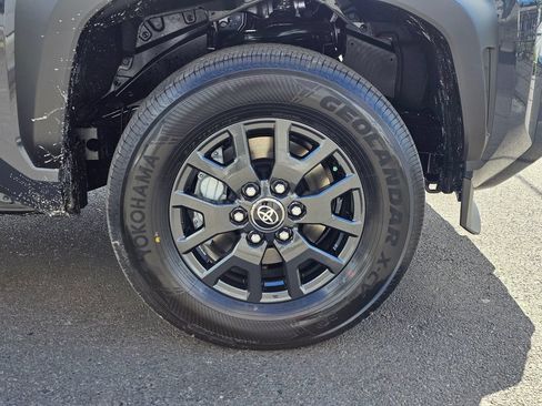 New 2026 Toyota 4Runner SR5 AWD/4WD image 9