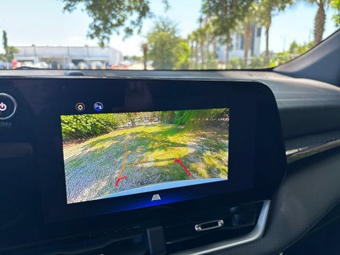 Used 2025 Chevrolet Equinox LT FWD image 21