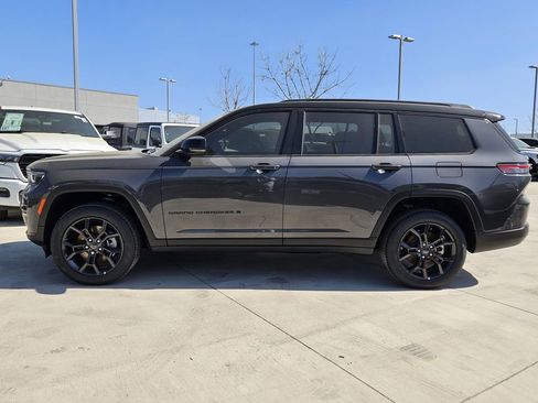New 2025 Jeep Grand Cherokee L Limited image 2