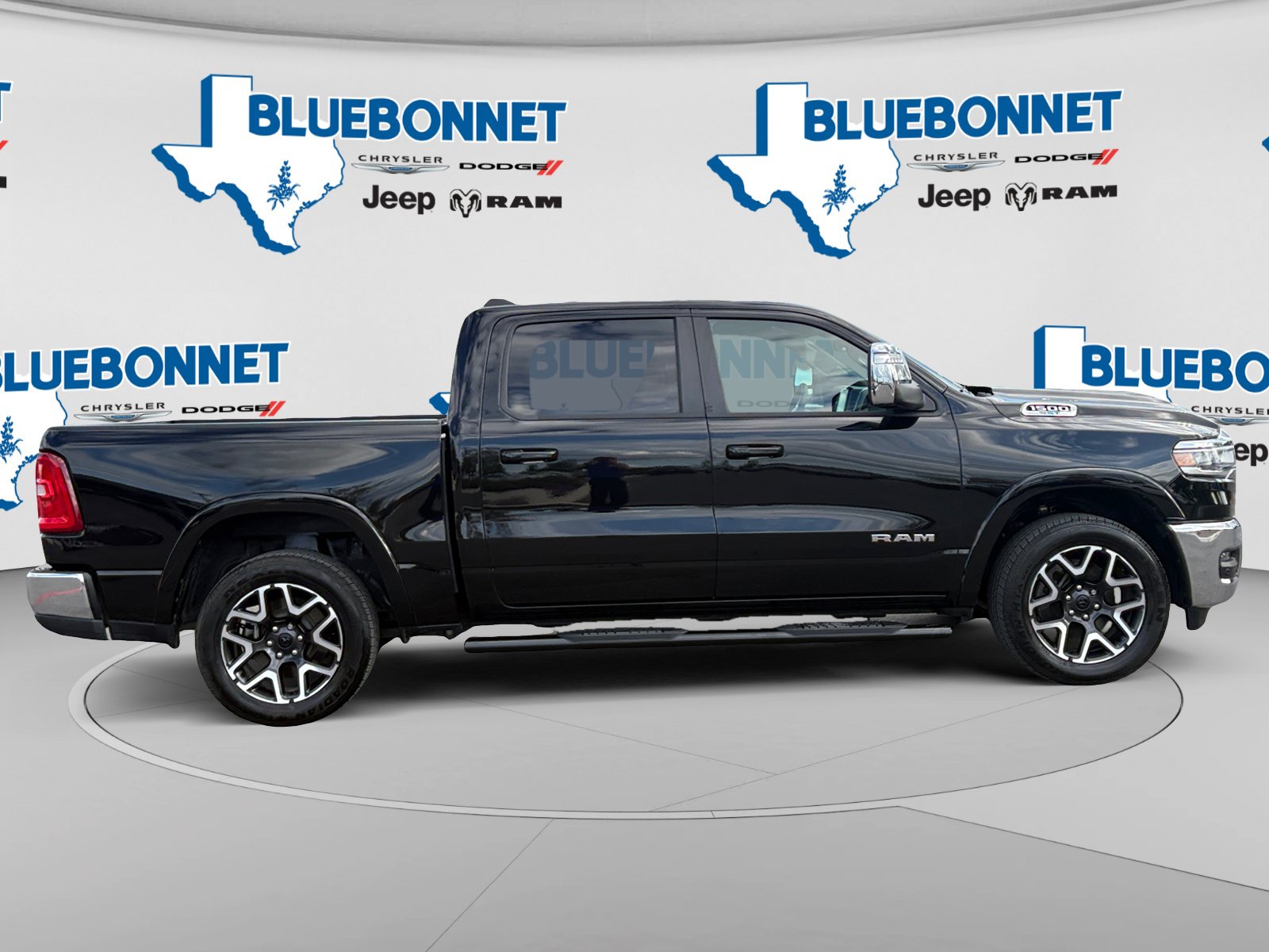 Used 2025 RAM 1500 Laramie w/ Trailer Tow Group AWD/4WD image 4