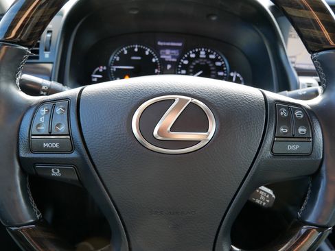 Used 2014 Lexus LS 460 AWD image 26