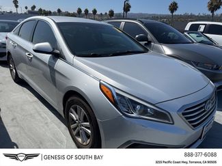 Used 2016 Hyundai Sonata SE image 1