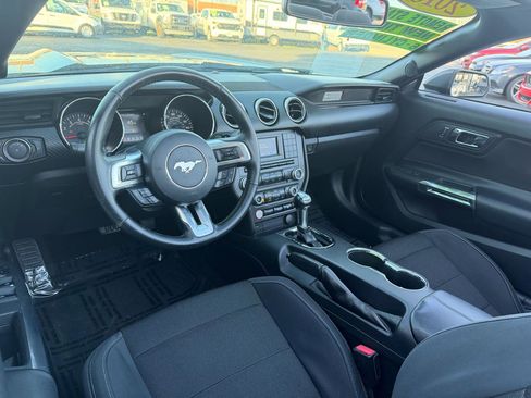 Used 2016 Ford Mustang Convertible image 13