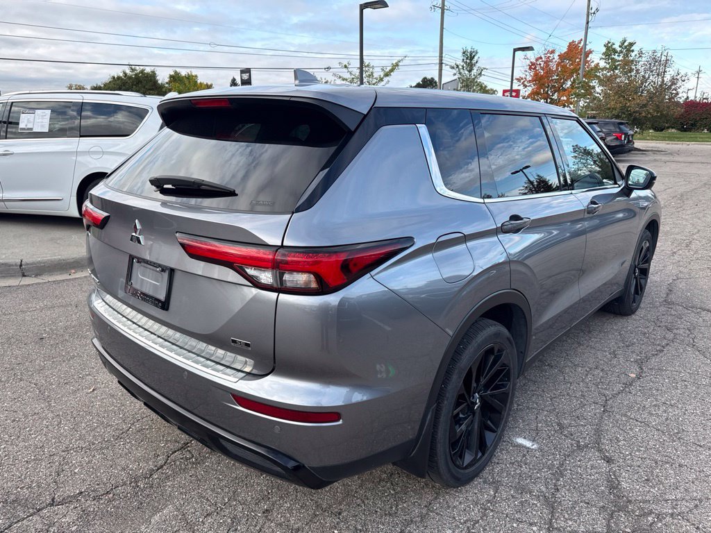 Used 2023 Mitsubishi Outlander SE Black Edition AWD/4WD image 5