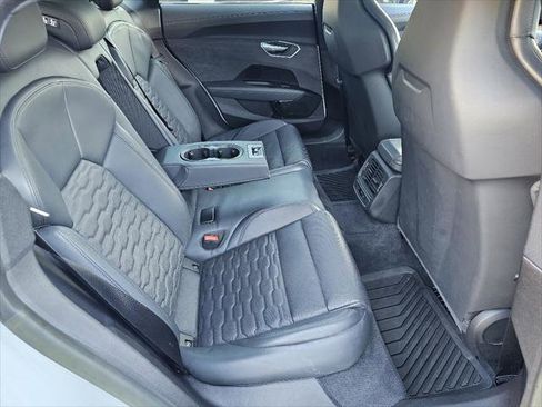 Used 2023 Audi e-tron GT Premium Plus image 6