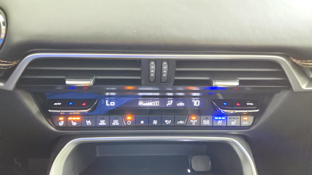 Used 2025 MAZDA CX-70 Plug-In Hybrid w/ Premium Plus AWD/4WD image 22