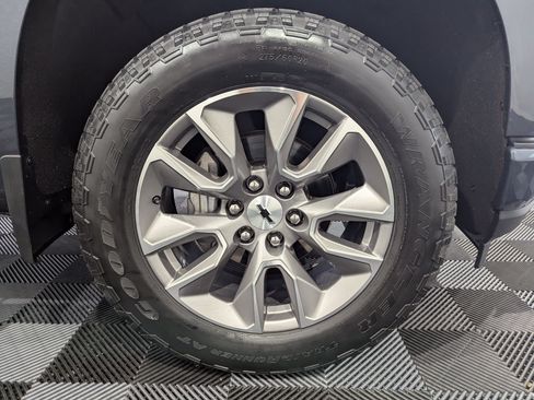 Used 2022 Chevrolet Silverado 1500 RST w/ Convenience Package II AWD/4WD image 6