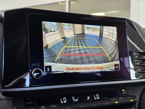 Used 2025 Toyota Camry LE FWD image 27
