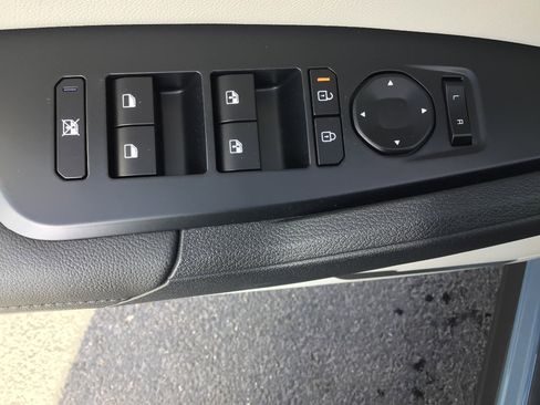 New 2026 Kia Sportage EX image 8