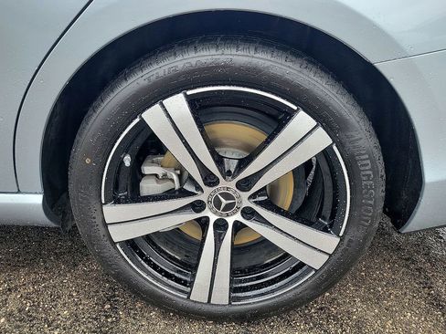 New 2025 Mercedes-Benz C 300 Sedan image 11