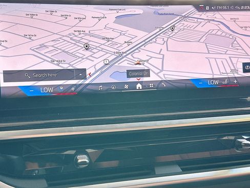 Used 2025 BMW X7 M60i image 13