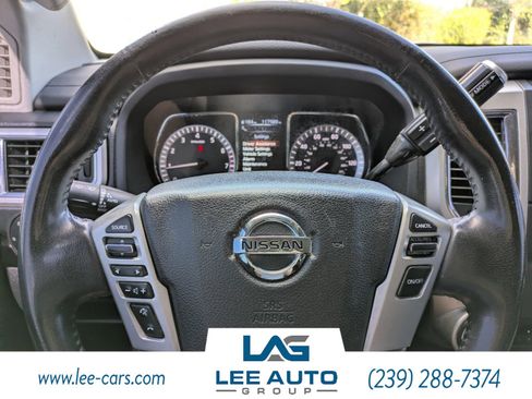 Used 2017 Nissan Titan SV image 21