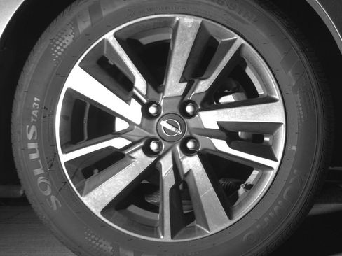 Used 2025 Nissan Versa SV FWD image 13