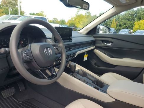 New 2025 Honda Accord SE image 11