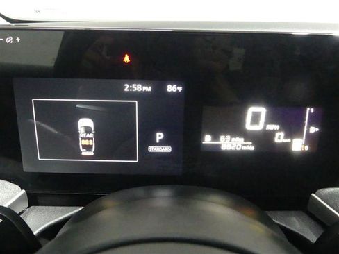 Used 2025 Nissan Kicks SV AWD/4WD image 31