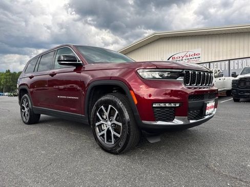 Used 2025 Jeep Grand Cherokee L Limited AWD/4WD image 2