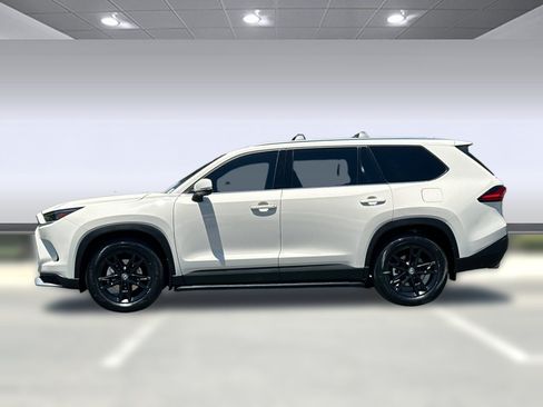 Used 2024 Toyota Grand Highlander AWD Hybrid image 2