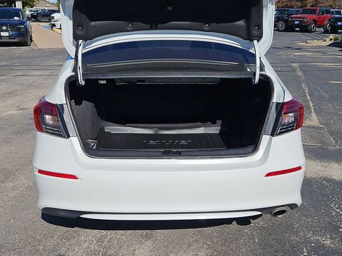 Used 2023 Honda Civic Sport image 15