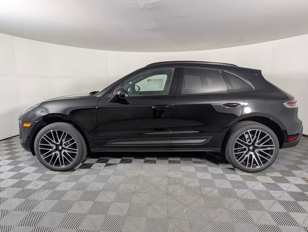 Used 2026 Porsche Macan AWD/4WD image 3
