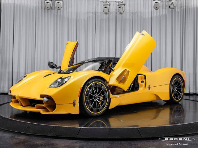 Used 2024 Pagani Utopia RWD image 12