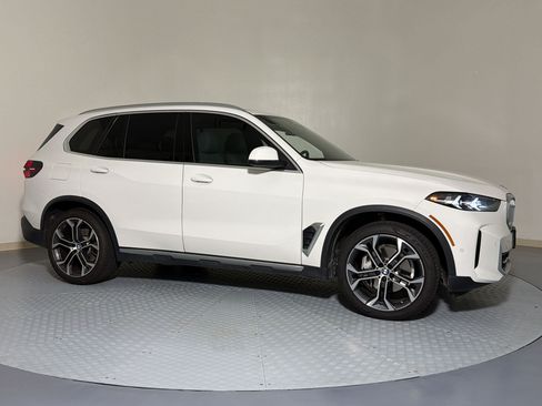 Used 2024 BMW X5 sDrive40i w/ Parking Assistance Package RWD image 7
