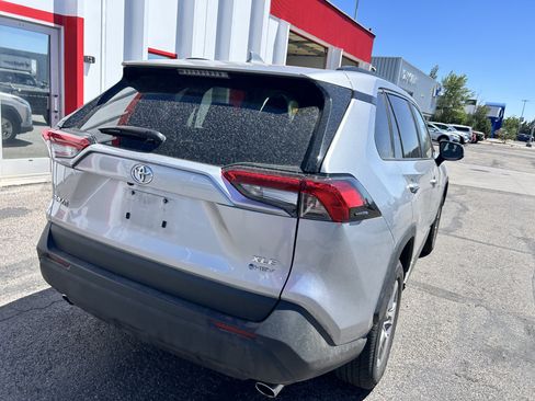 Used 2025 Toyota RAV4 XLE AWD/4WD image 5