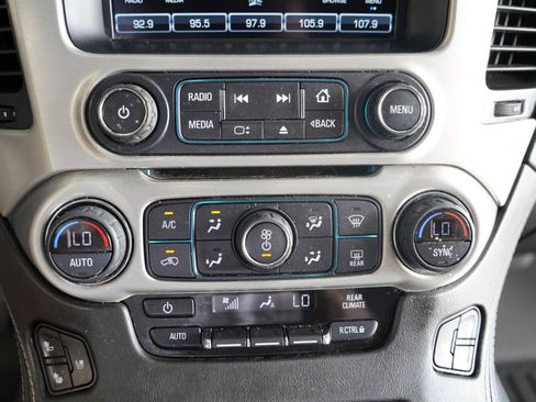 Used 2017 GMC Yukon XL SLT AWD/4WD image 21