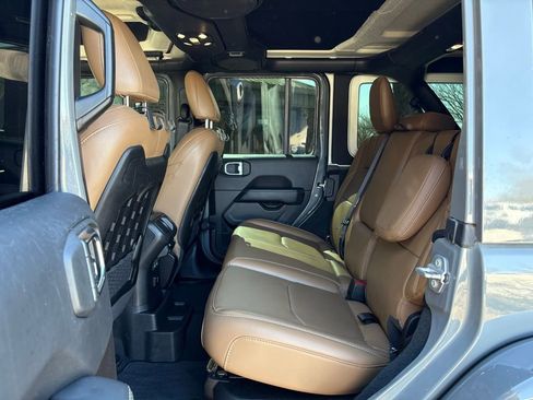 Used 2022 Jeep Wrangler Unlimited Rubicon 4xe w/ Dual Top Group image 39