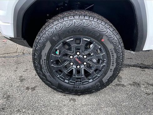 New 2026 GMC Canyon Elevation w/ Convenience Package image 12