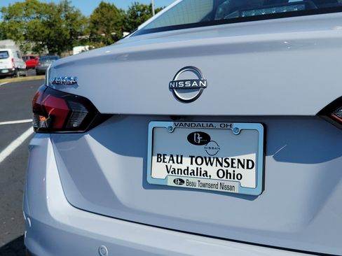 Used 2025 Nissan Versa SV w/ Trunk Package image 7