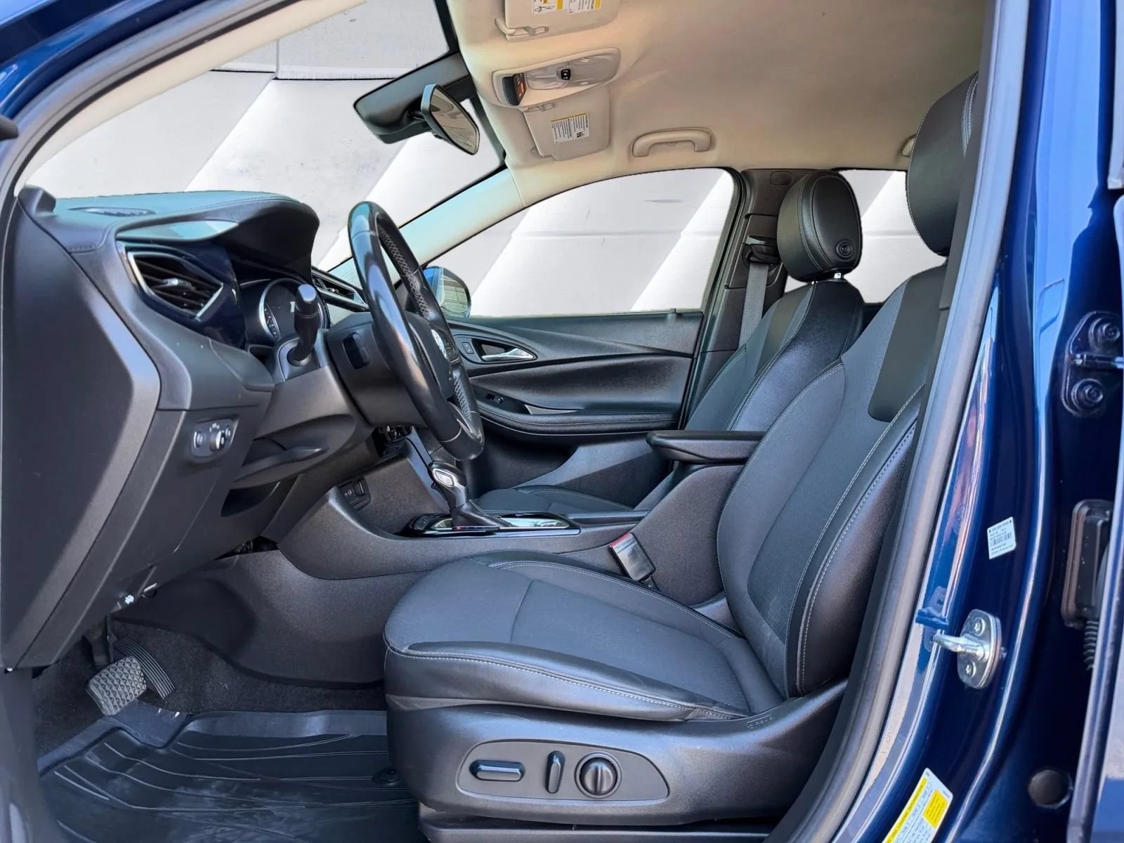 Used 2023 Buick Encore GX Select FWD image 9