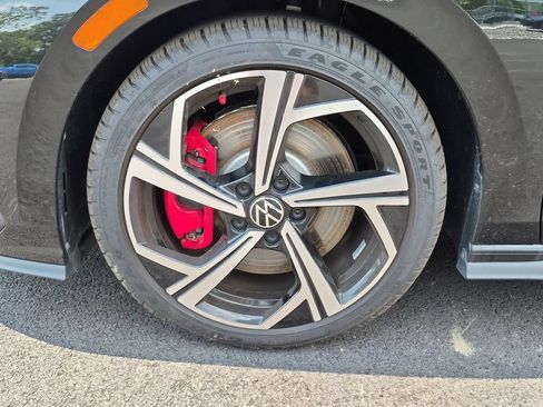Certified 2024 Volkswagen GTI SE FWD image 9