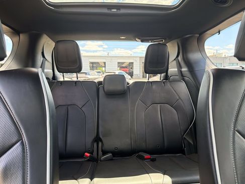 Used 2020 Chrysler Pacifica Limited w/ S Appearance Package FWD image 16