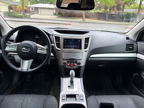 Used 2011 Subaru Outback 2.5i Premium AWD/4WD image 12