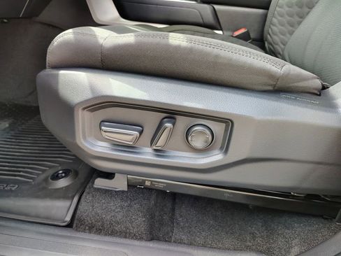 Used 2026 Toyota Tundra SR5 w/ SR5 Convenience Package AWD/4WD image 10