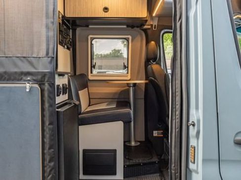 Used 2021 Mercedes-Benz Sprinter 2500 image 30