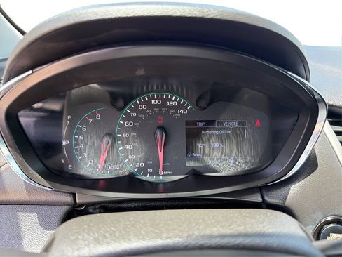 Used 2019 Chevrolet Trax LT w/ Redline Edition FWD image 16