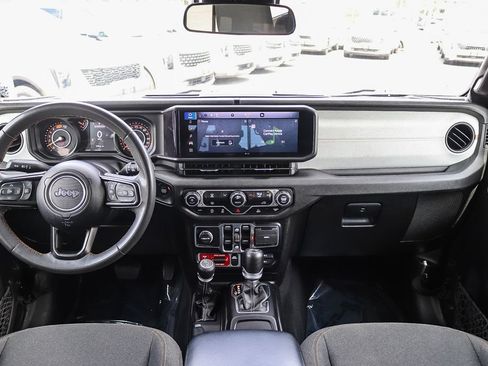 Used 2024 Jeep Wrangler Unlimited Sport AWD/4WD image 12