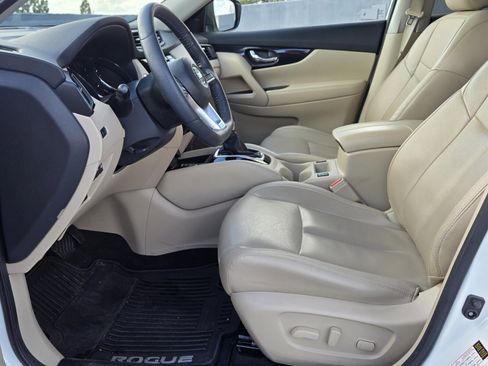 Used 2019 Nissan Rogue SL image 3