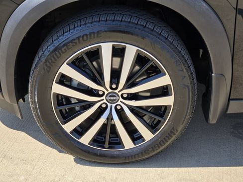 Used 2023 Nissan Pathfinder Platinum w/ Cargo Package AWD/4WD image 7